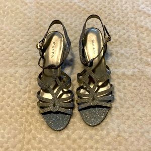 Women’s classy, dressy silver sandal, size 9, new, 2” heel
